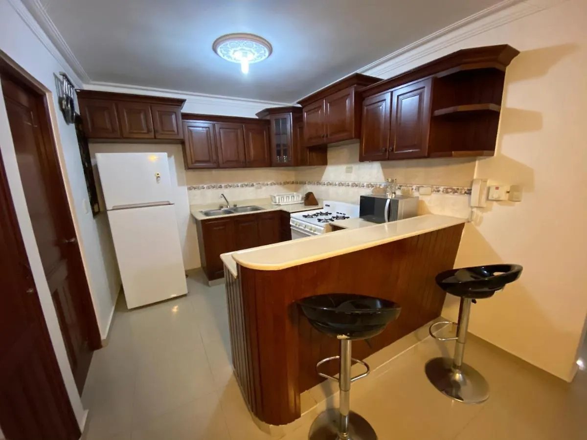 Paradise Colina: Spacious 3-Bedroom with Backup Power Santo Domingo