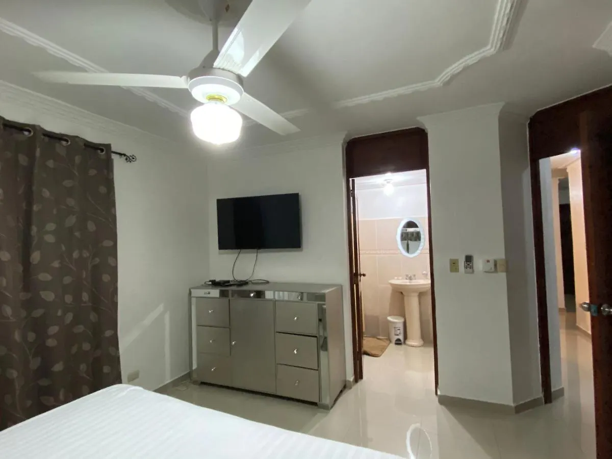 Paradise Colina: Spacious 3-Bedroom with Backup Power Santo Domingo