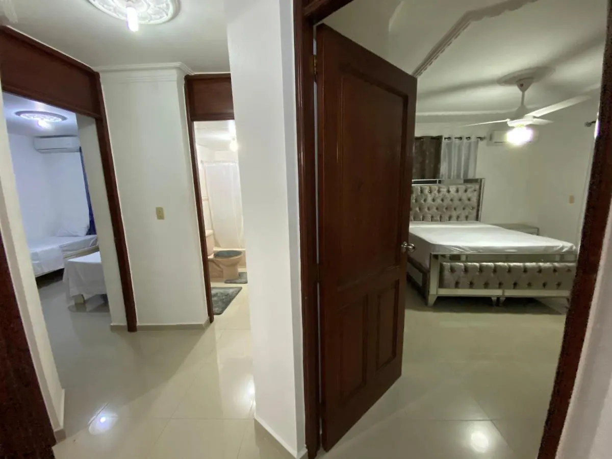 Paradise Colina: Spacious 3-Bedroom with Backup Power Santo Domingo