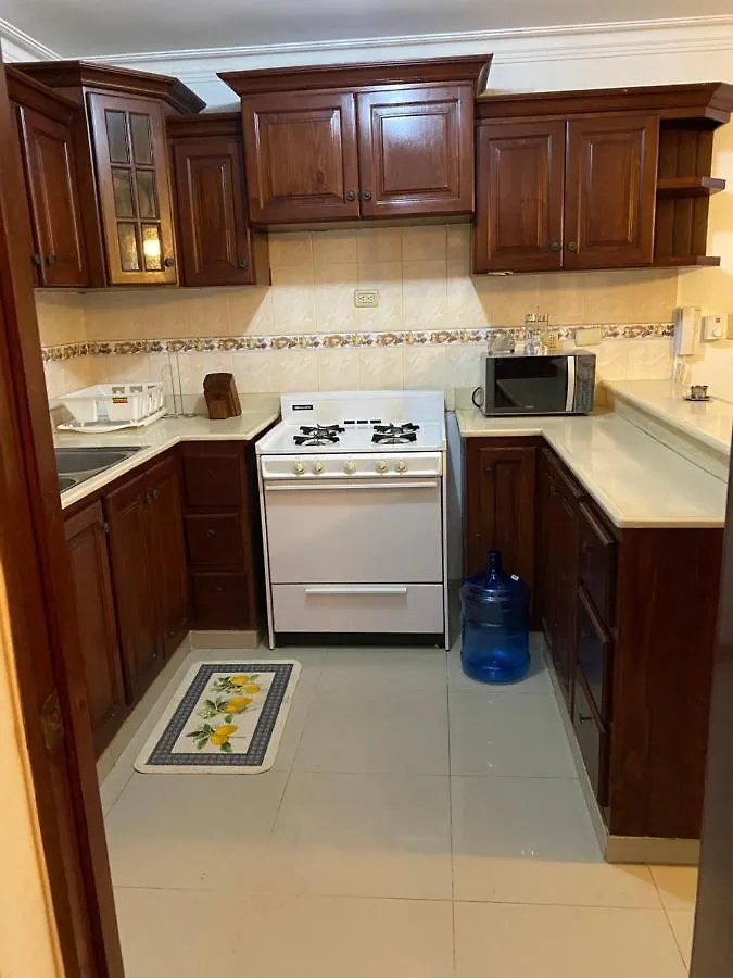 Paradise Colina: Spacious 3-Bedroom with Backup Power Santo Domingo