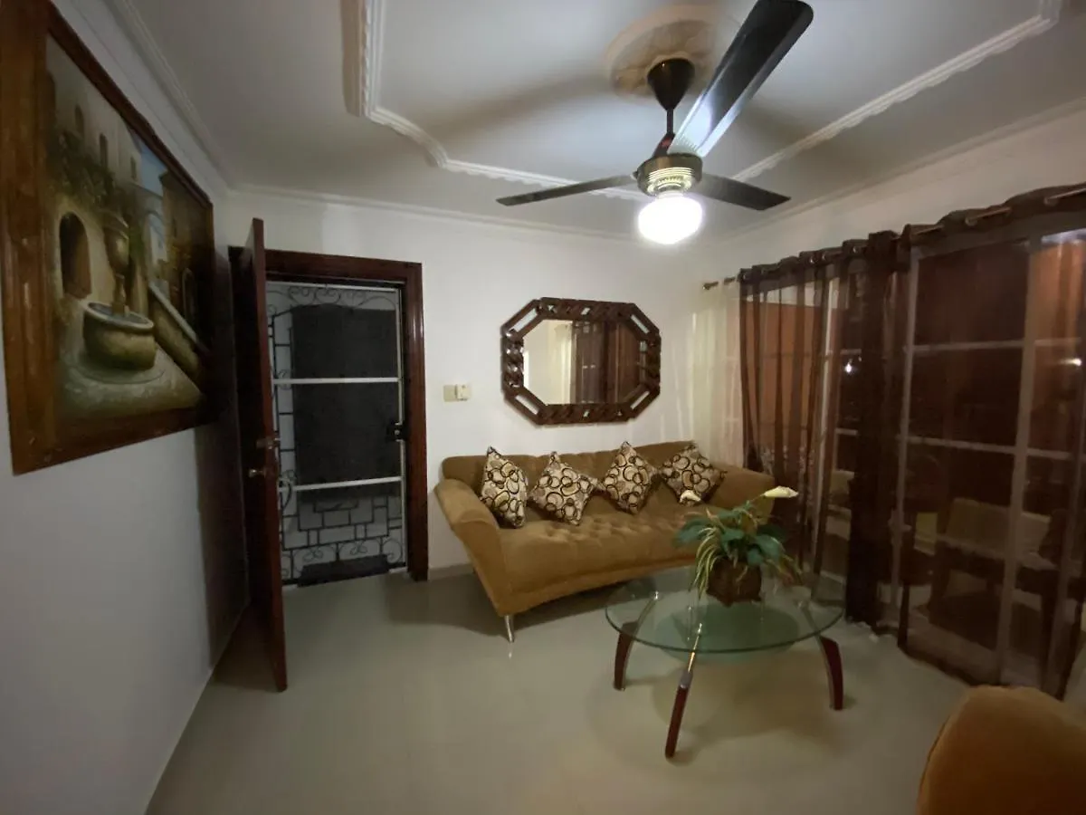 Paradise Colina: Spacious 3-Bedroom with Backup Power Santo Domingo 0*,