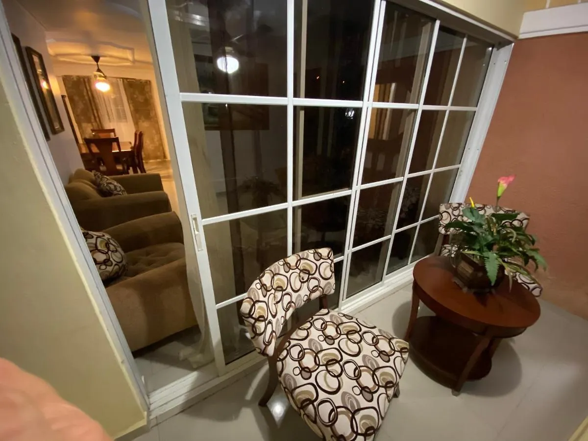 Apartment Paradise Colina: Spacious 3-Bedroom with Backup Power Santo Domingo
