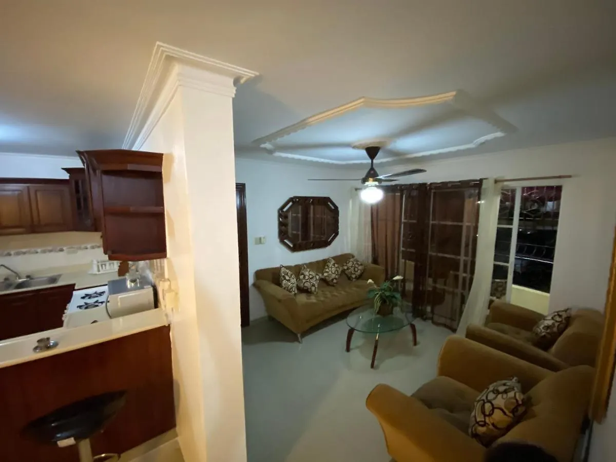 Paradise Colina: Spacious 3-Bedroom with Backup Power Santo Domingo 0*,