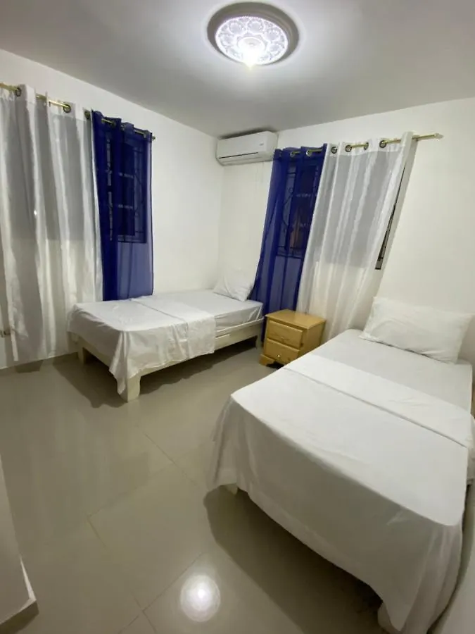 Paradise Colina: Spacious 3-Bedroom with Backup Power Santo Domingo Apartment