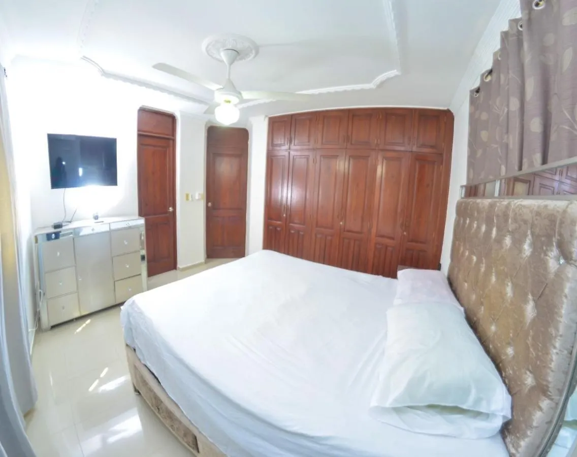 Apartment Paradise Colina: Spacious 3-Bedroom with Backup Power Santo Domingo