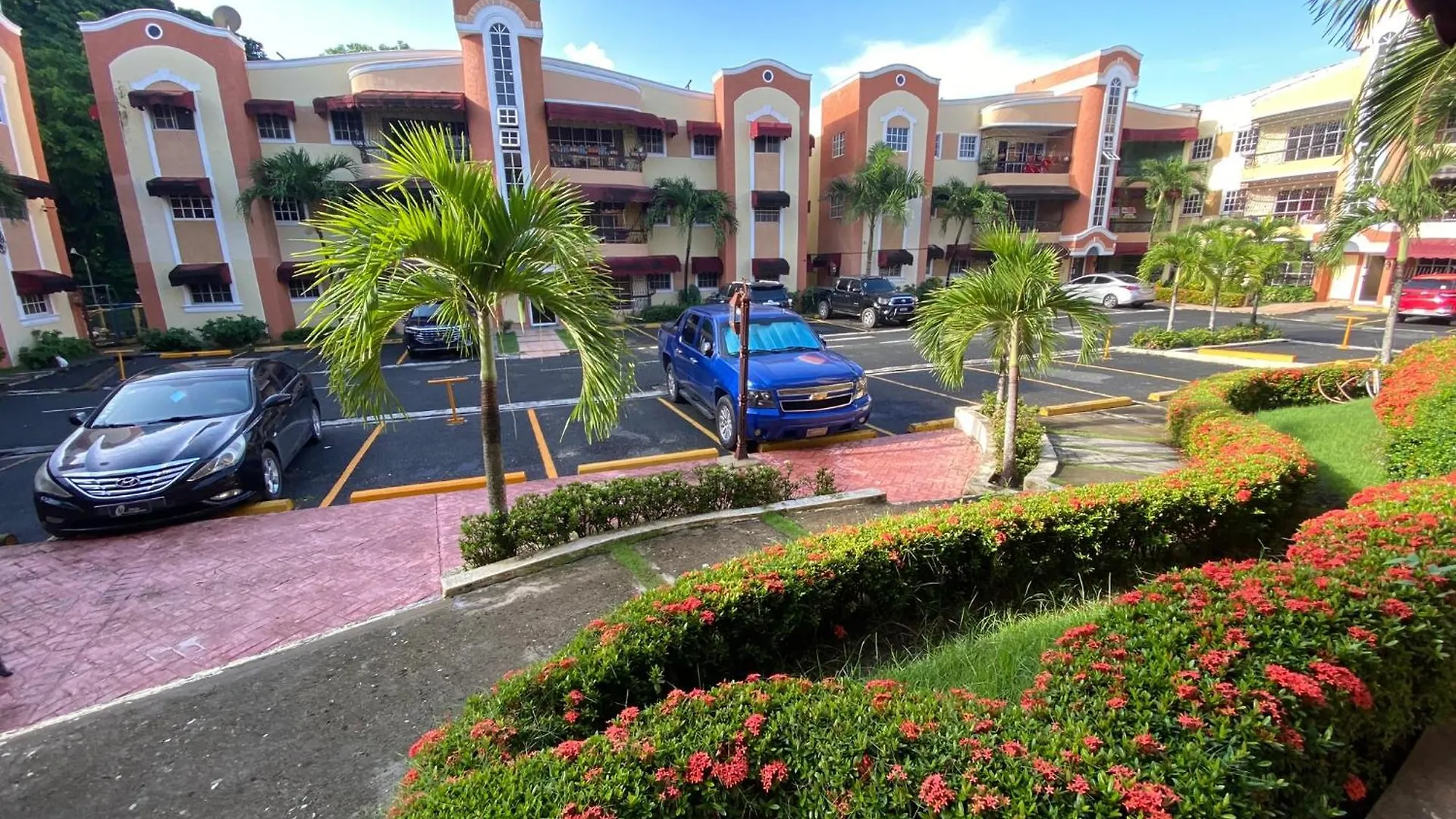 Apartment Paradise Colina: Spacious 3-Bedroom with Backup Power Santo Domingo Dominican Republic