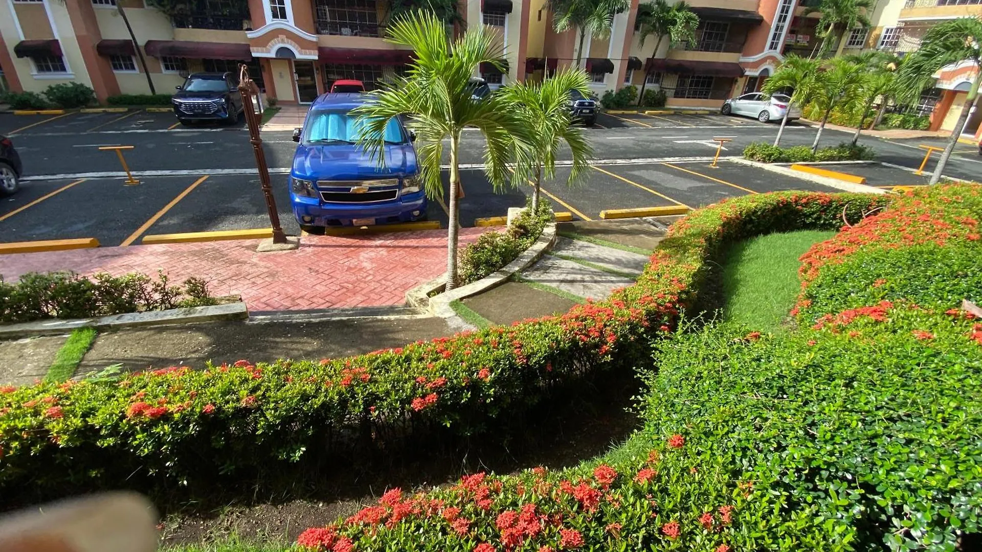 Paradise Colina: Spacious 3-Bedroom with Backup Power Santo Domingo